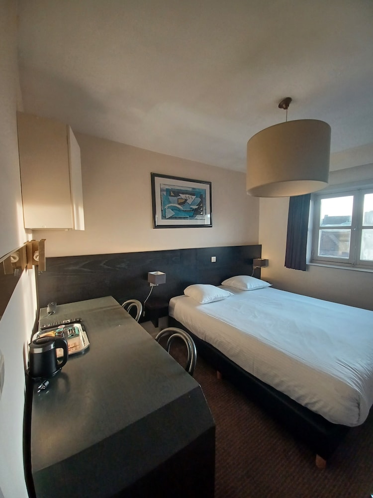 Standard Double Room - Photo 24