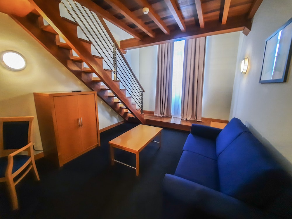 Suite - Photo 2