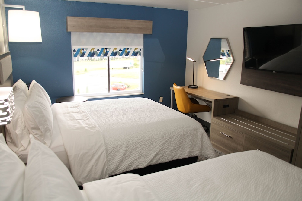 Room, 2 Queen Beds, Accessible - Photo 2