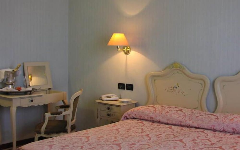 Basic Double Room