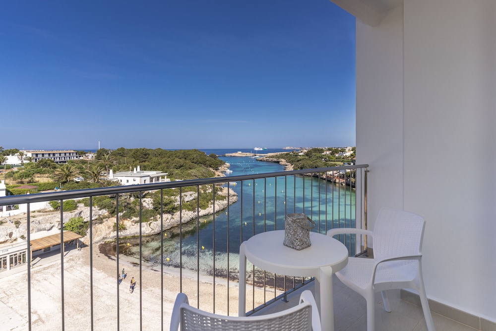 Double Room Single Use, Balcony, Sea View photo 2