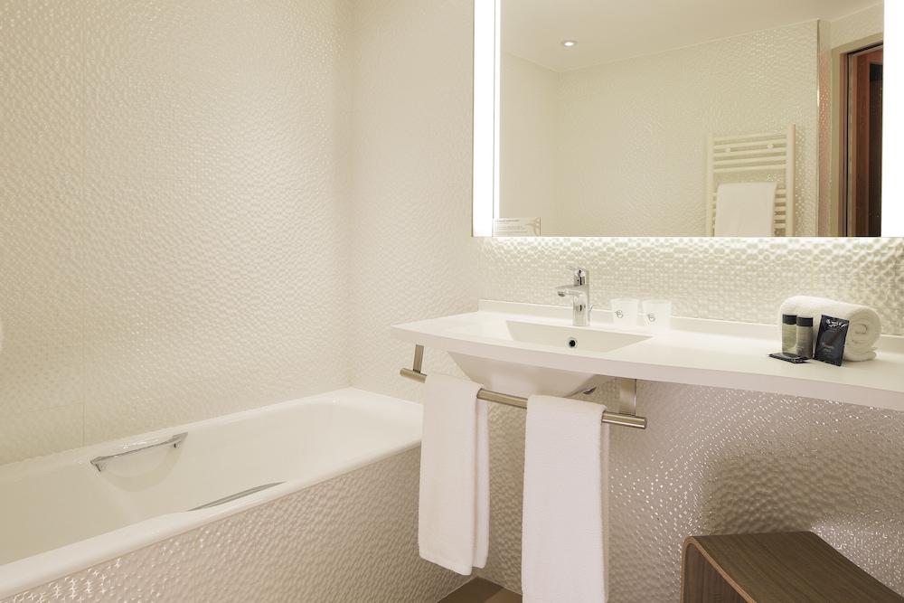 Suite Free WiFi & Pool Access photo 2