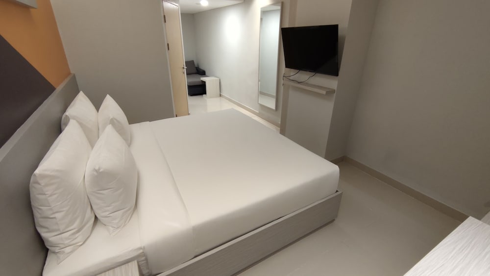 Deluxe Double Room - Photo 1