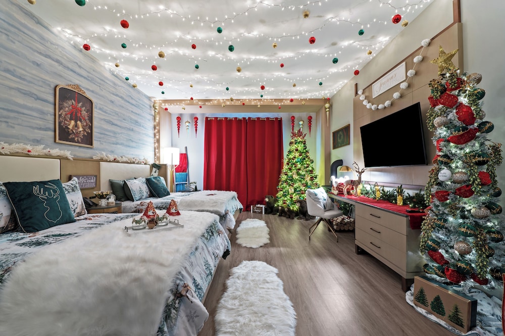 Room, 2 Queen Beds - Photo 4