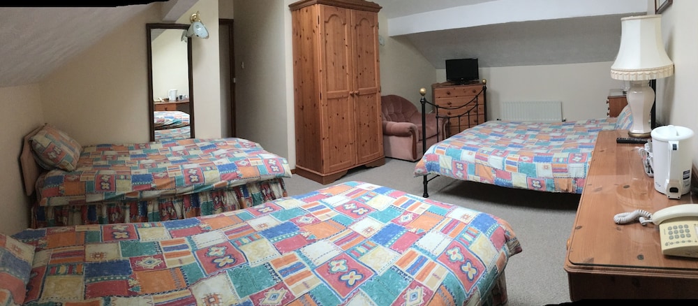 Quadruple Room, Multiple Beds, Shared Bathroom photo 3