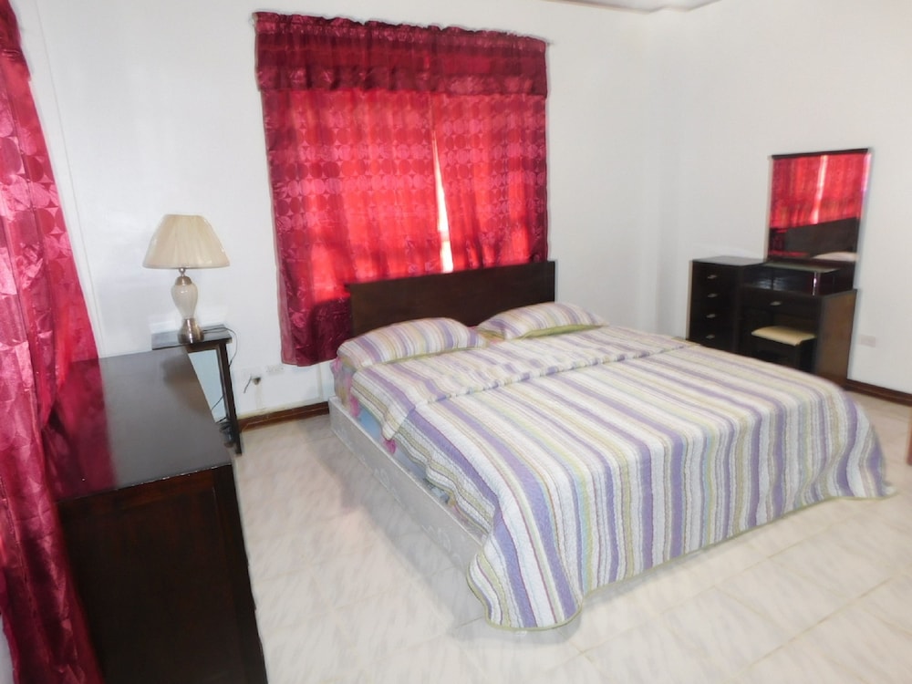 Comfort Single Room, 1 Queen Bed, Patio, Oceanfront photo 1