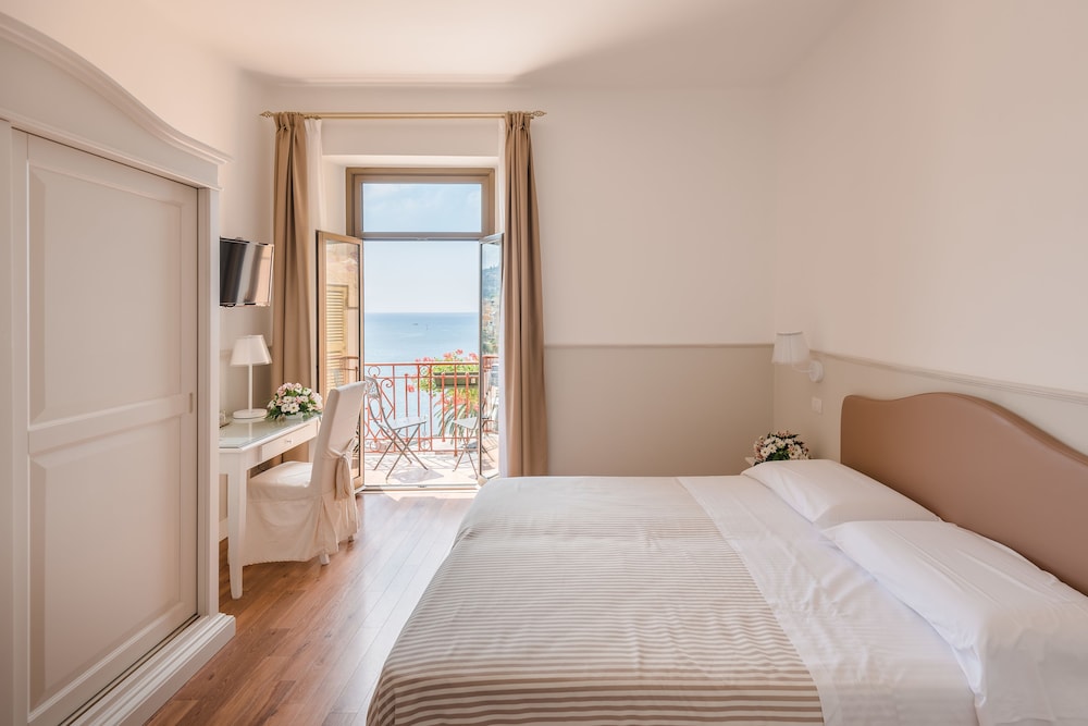 Double Room, Sea View - Photo 1