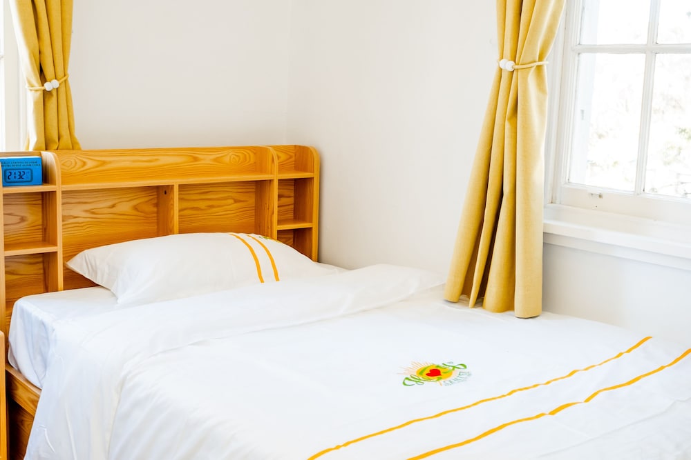 Deluxe Single Room, Shared Bathroom photo 3