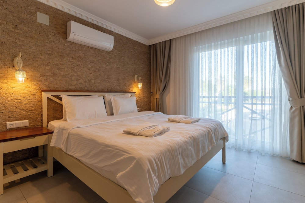 Deluxe Double Room - Photo 1