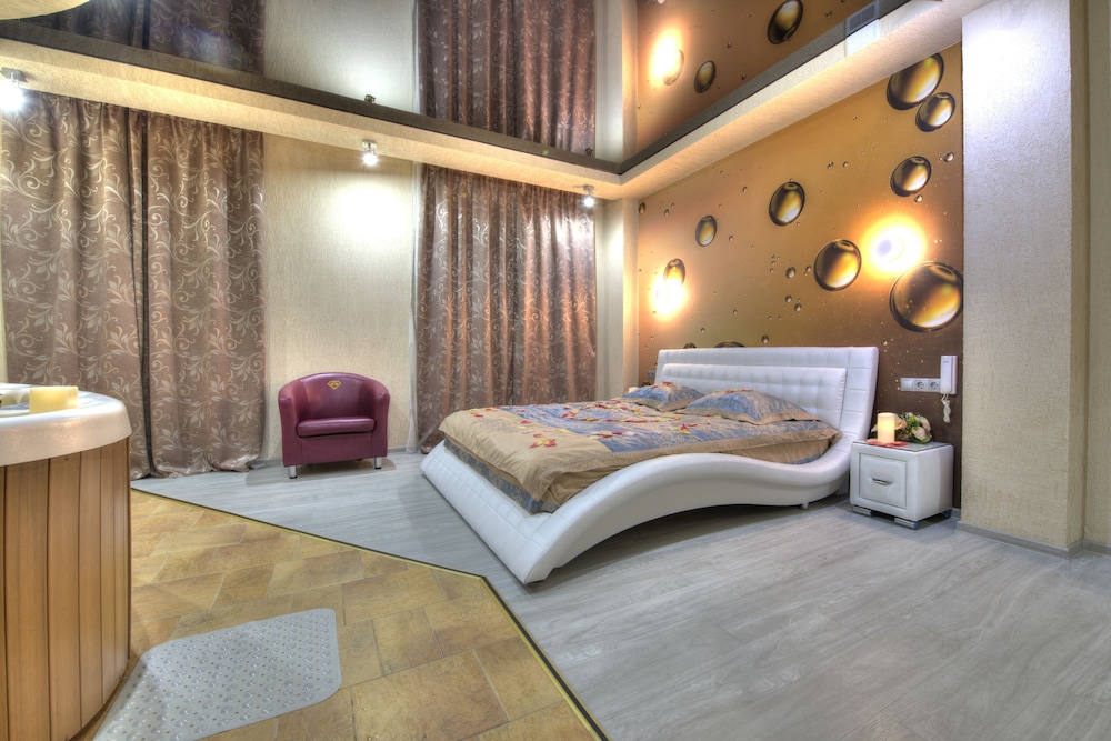 Honeymoon Double Room, Jetted Tub