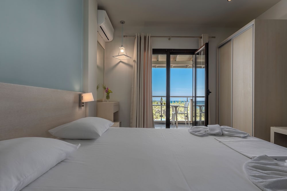 Superior Room, Sea View photo 2