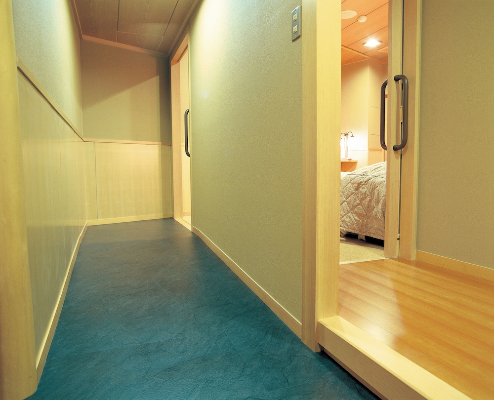[Non-smoking] Japanese-Western style room with lakeside bath photo 3