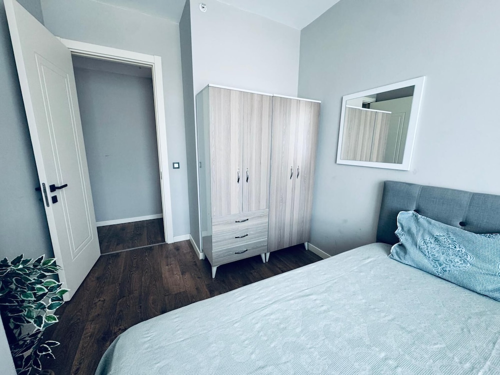 Deluxe Residence 2 master bedroom 1 saloon  with a large balcony photo 2