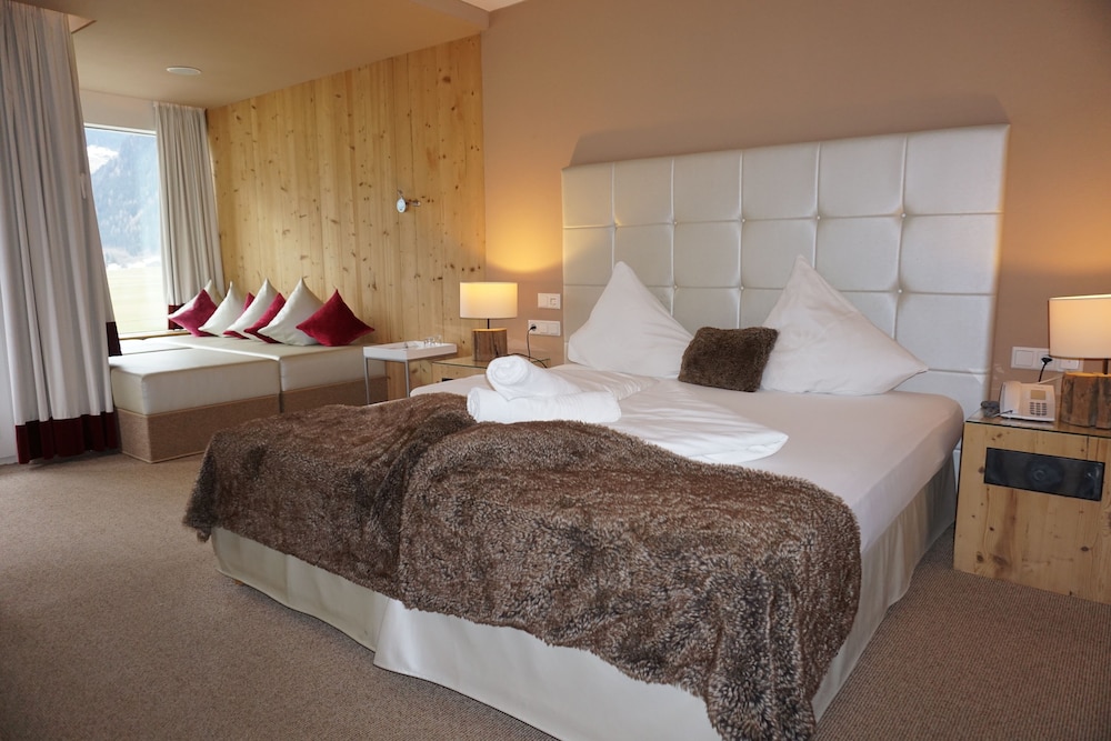 Panoramic Double Room, Balcony, Mountain View, photo 6