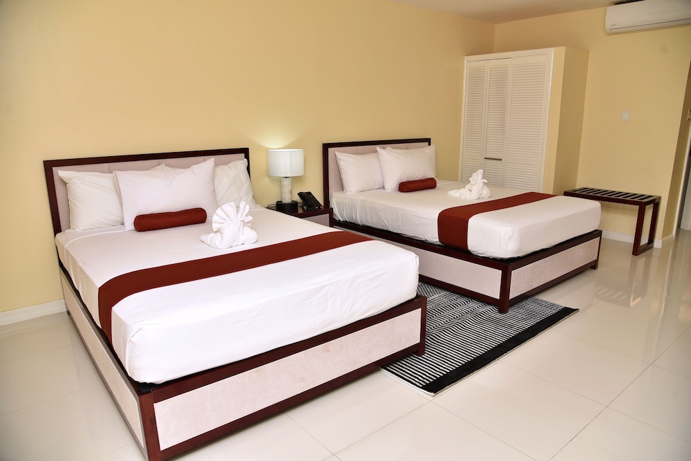 Standard Room, 2 Queen Beds, Non Smoking photo 2