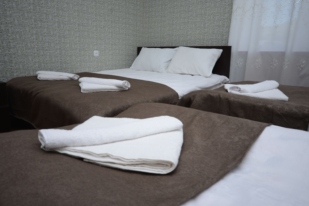 Classic Room, Multiple Beds, Garden View photo 3
