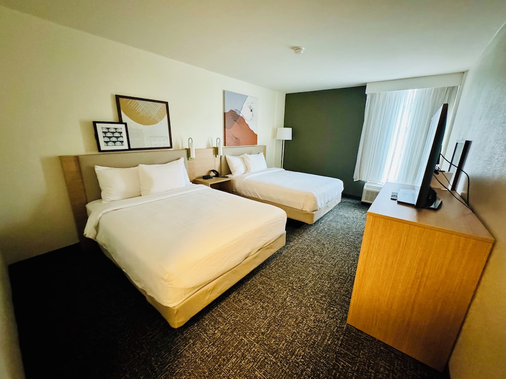 Room, 2 Queen Beds photo 2