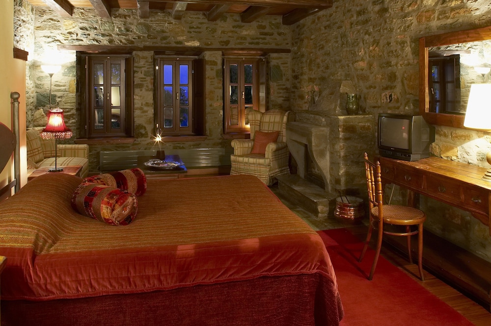Studio Suite, Fireplace