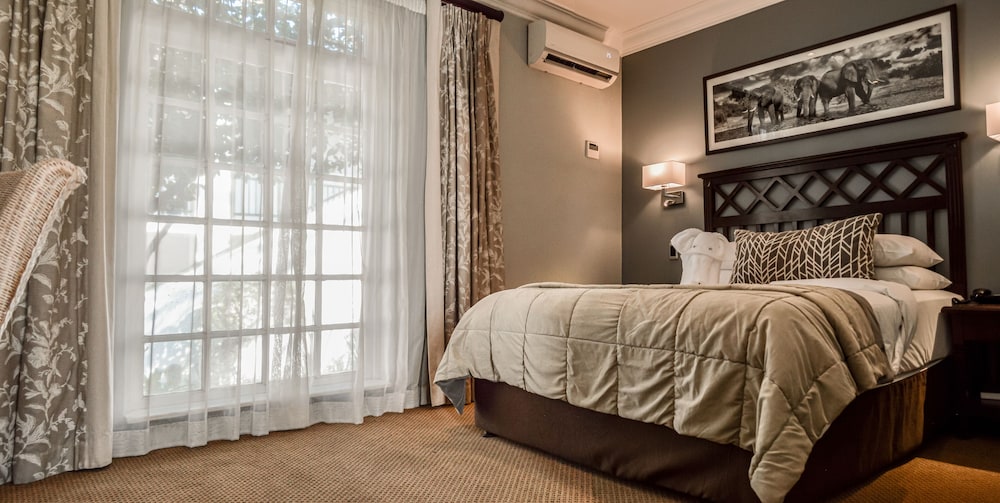 Standard Twin Room - Photo 11