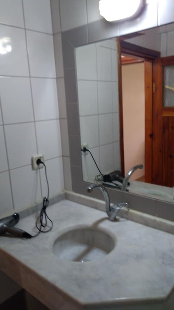 Basic Twin Room, 2 Twin Beds, Accessible photo 2