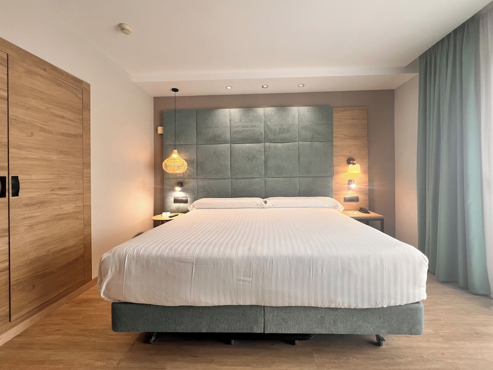 Premium Room - Photo 5