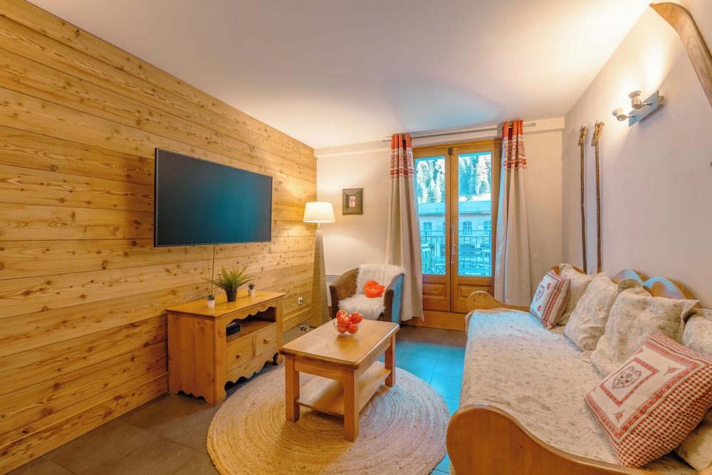 Family Apartment, Multiple Bedrooms (Vallorcine Loriaz 14 ski in / ski out)