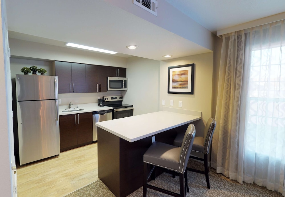 Deluxe Suite, 2 Bedrooms, Kitchen - Photo 10