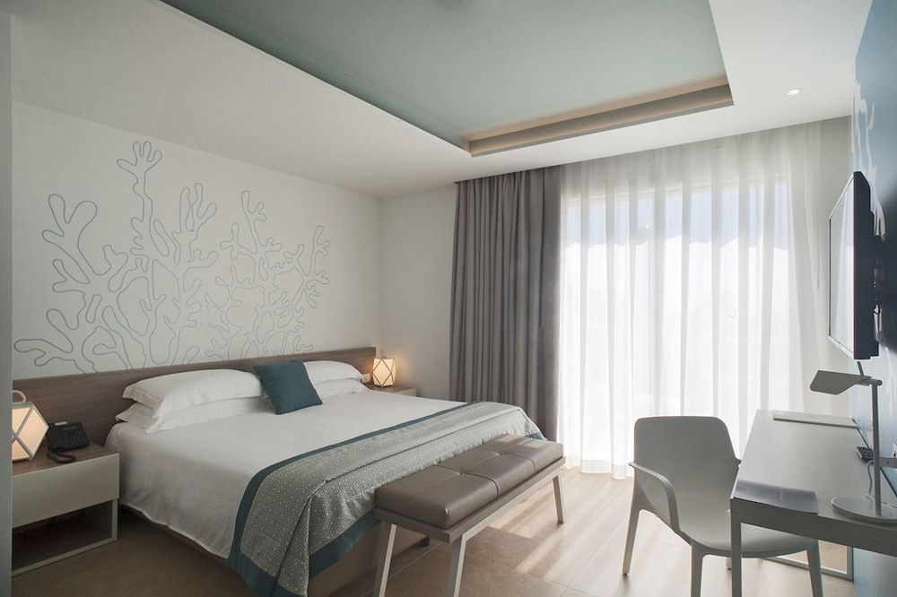 Executive Quadruple Room photo 2
