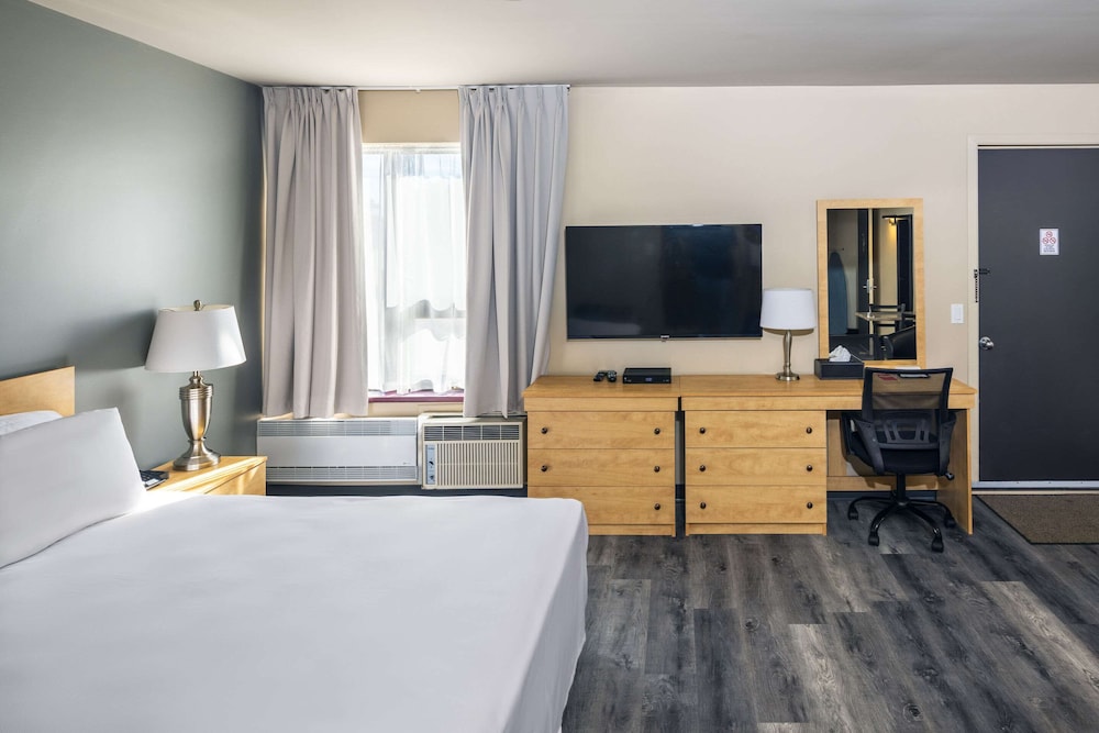 Suite, Multiple Beds, Accessible, Non Smoking - Photo 1