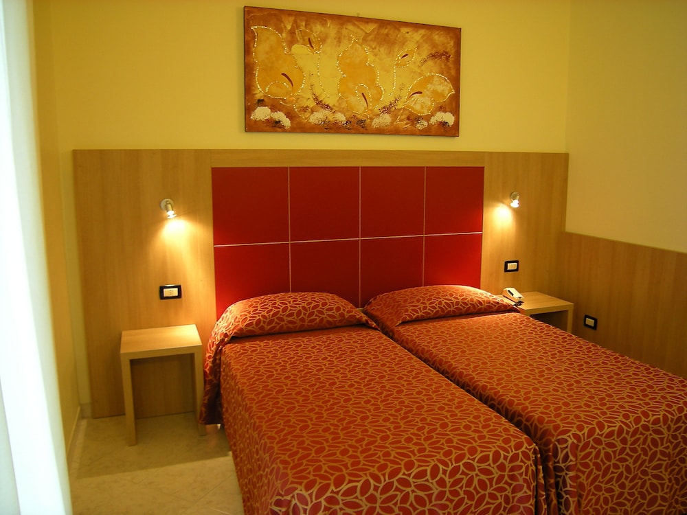 Double or Twin Room - Photo 1
