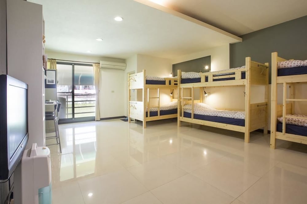 Economy Shared Dormitory, Mixed Dorm (8-Person in Room) photo 3