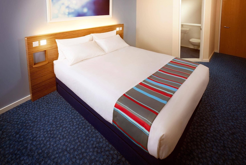 Double Room thumbnail 6