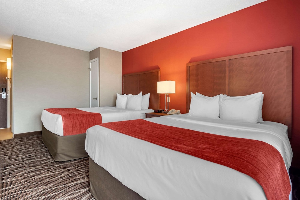 Standard Room, 2 Queen Beds, Non Smoking - Photo 4