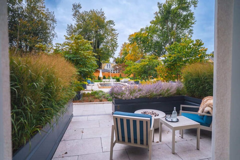 Signature Wellness Suite with Patio photo 2