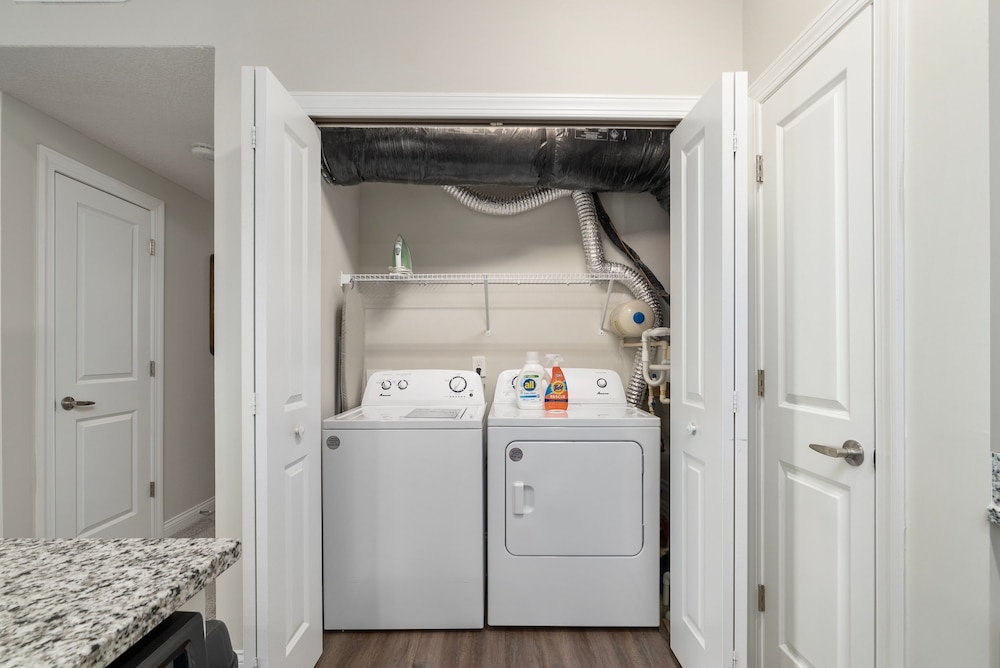 Powell Retreat Attached Garage Walk-in Shower, 사진 3