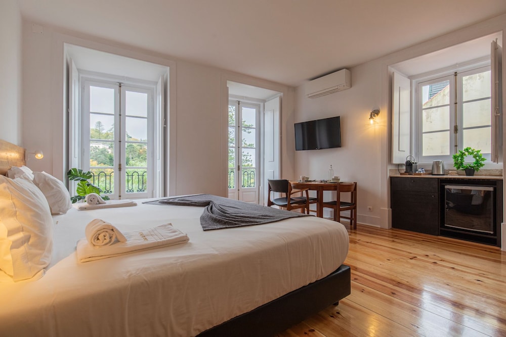 Superior Apartment, 1 King Bed, Private Bathroom photo 1