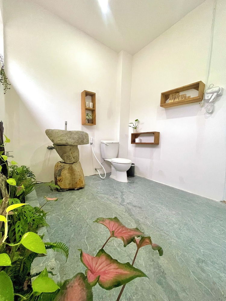 Deluxe Double Room, Balcony, Pool View photo 2