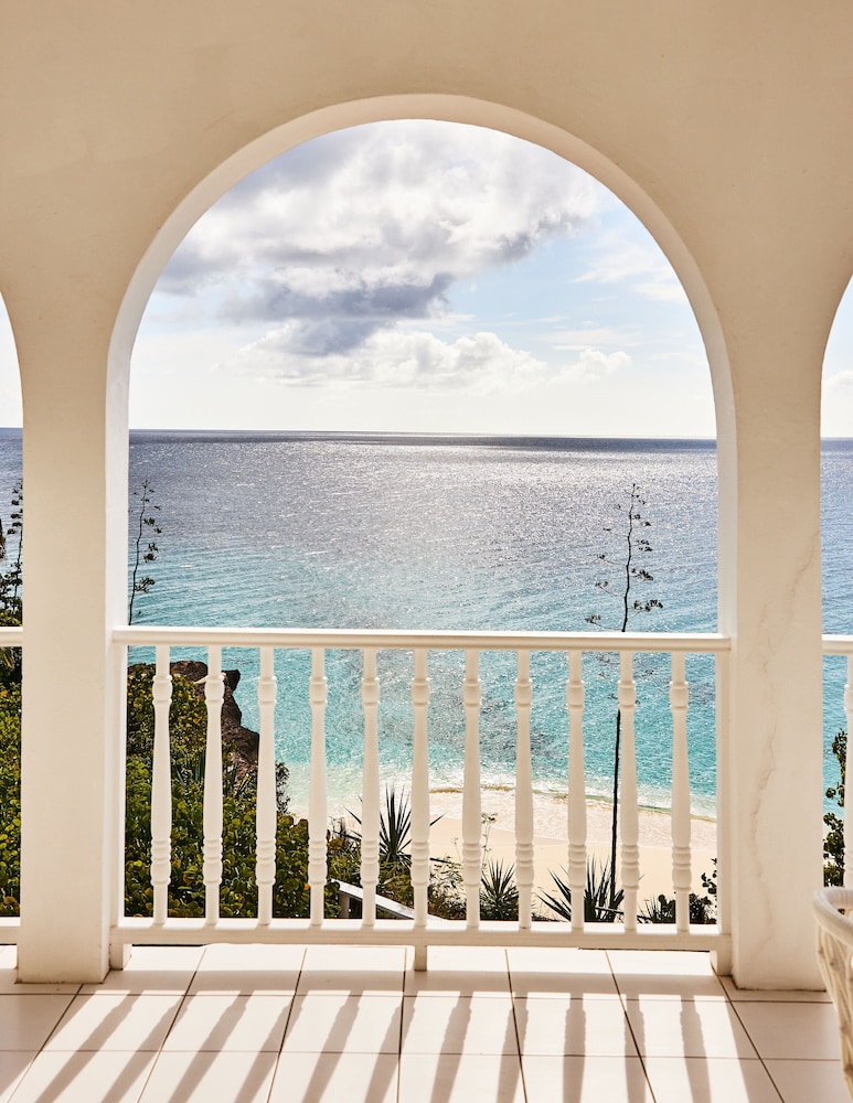 Corner Ocean View Premium King photo 2