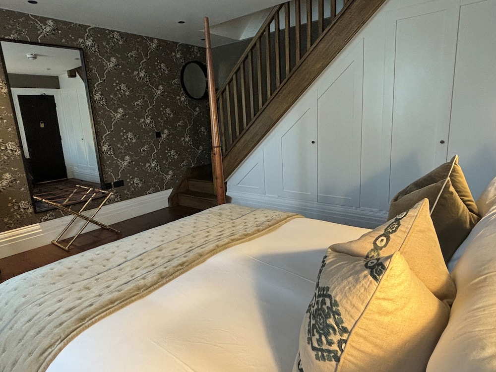 Luxury Double Room, 1 Double Bed, Ensuite (Diamond) photo 2