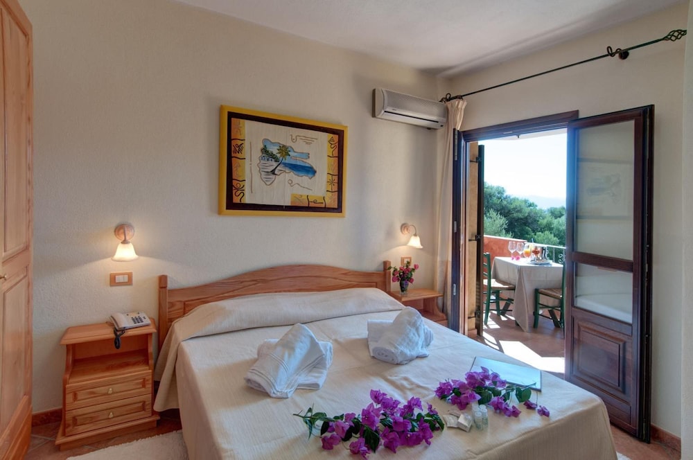 Classic Double Room, 1 Double or 2 Twin Beds, Balcony photo 3