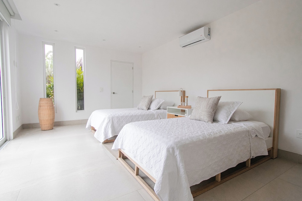 Family Villa, 4 Bedrooms, Sea View photo 1