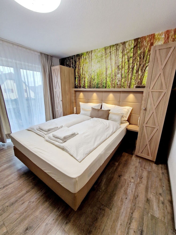 Double Room, Private Bathroom - Photo 1