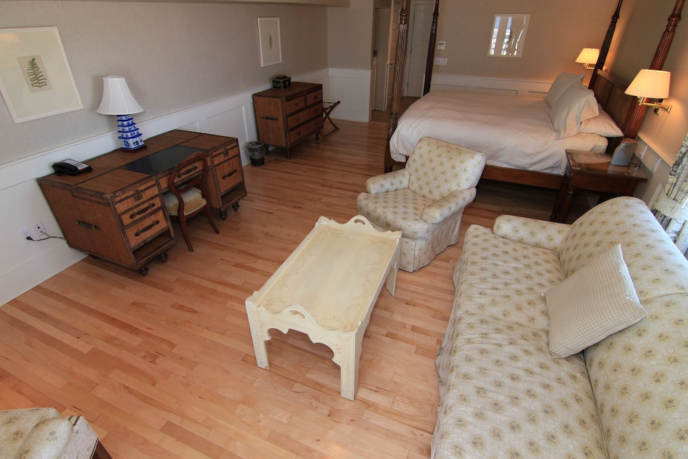 Waterfront King Suite photo 2