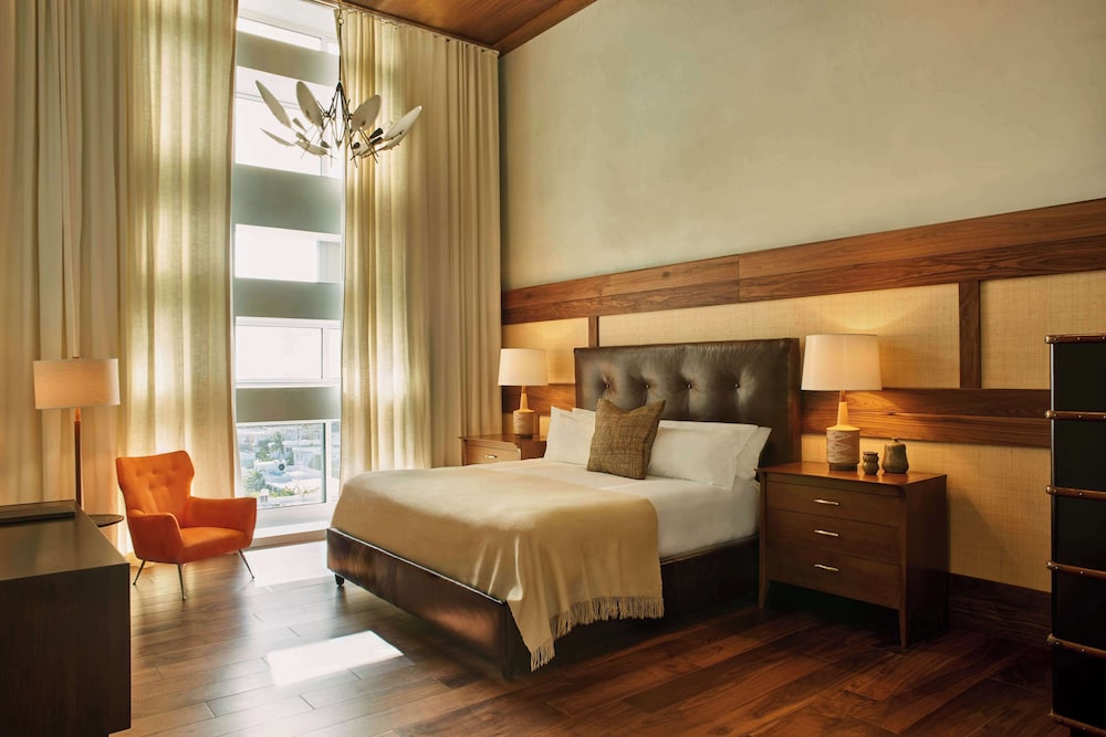 Penthouse, 1 King Bed with Sofa bed