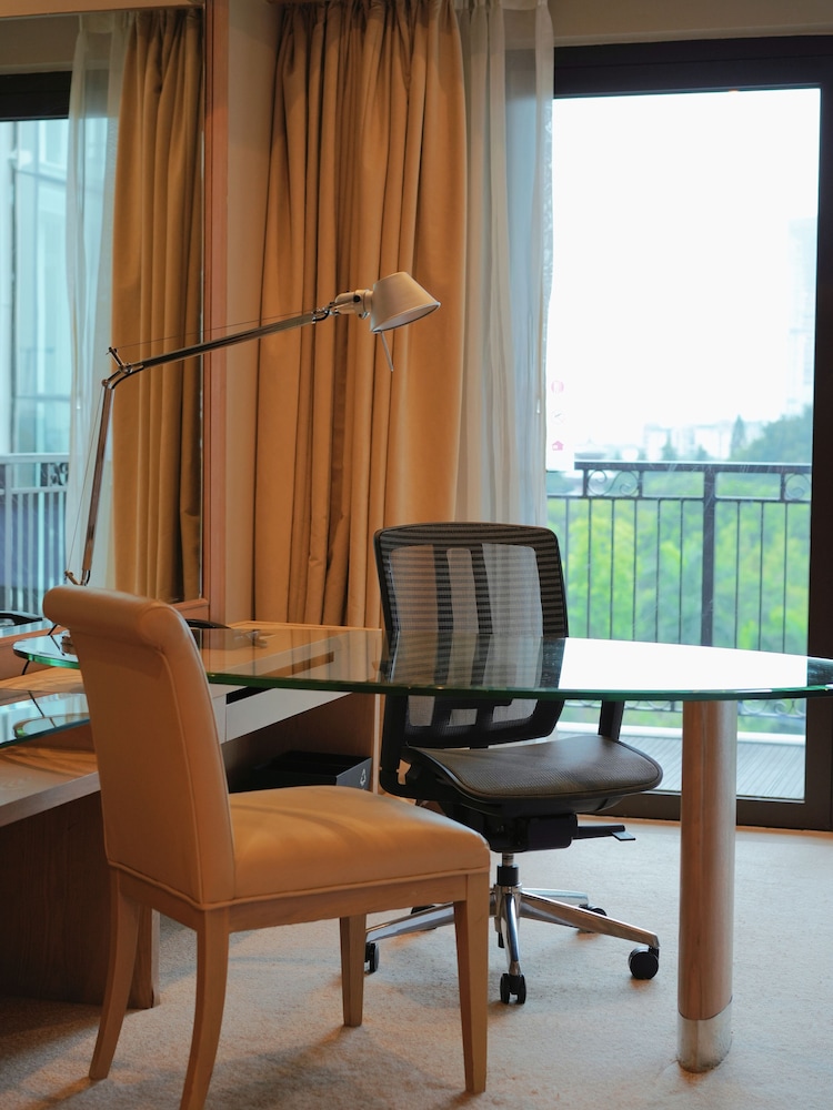 Classic Room, 2 Twin Beds, Club Lounge Access - Photo 4