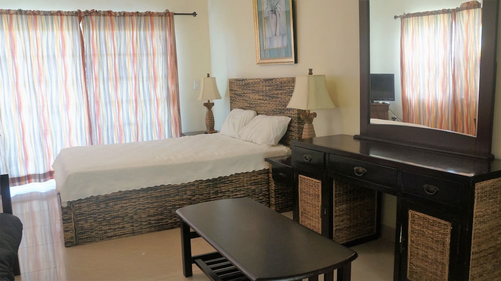 Elite Studio Suite, 1 Bedroom, Kitchen, Lake View
