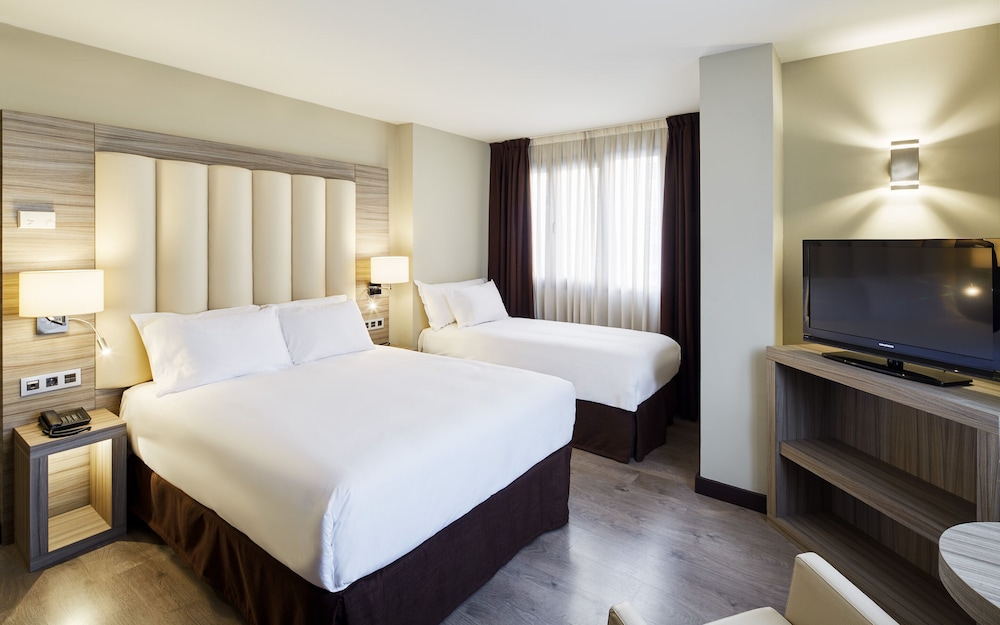 Standard Triple Room - Photo 1