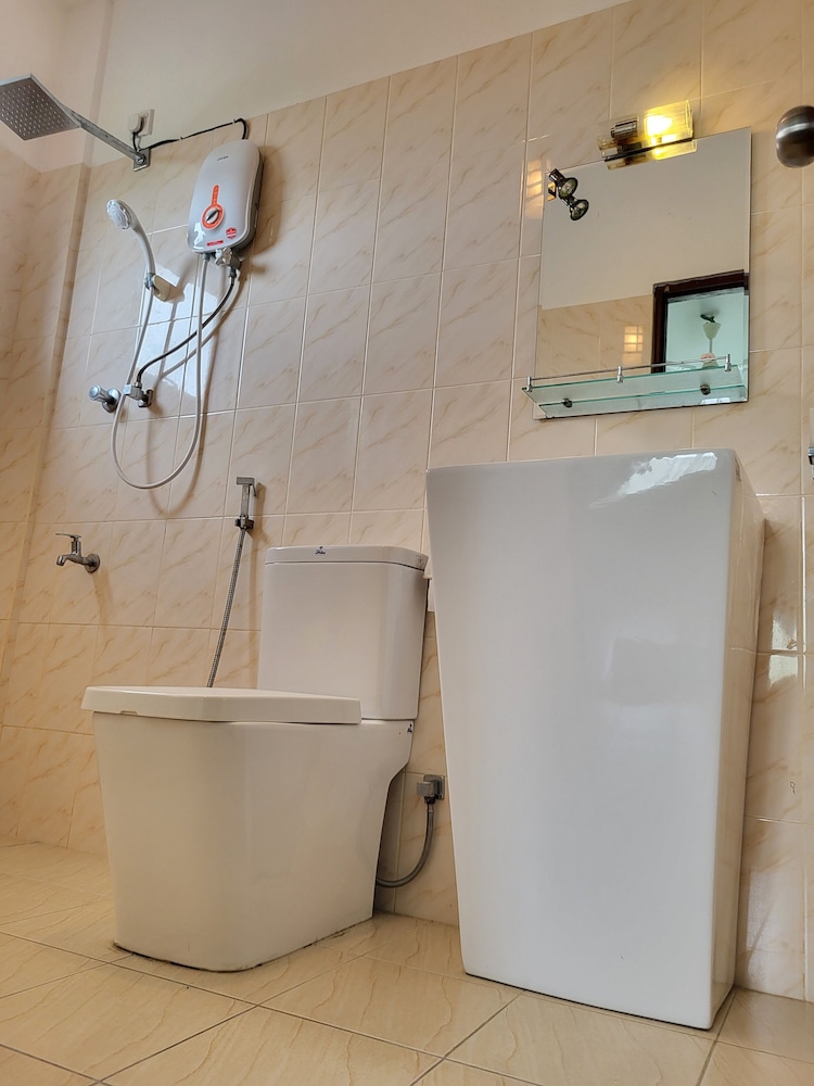 Standard Double Room - Photo 9