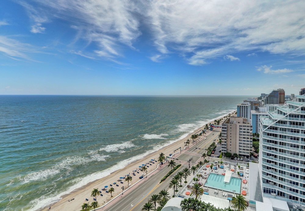 Suite, 1 King Bed, Accessible, Oceanfront - Photo 7