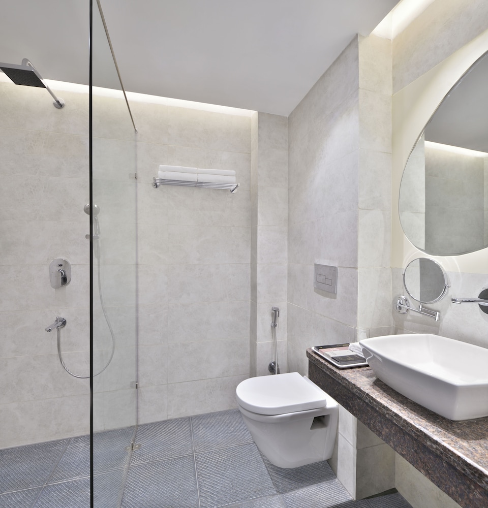 Premium Room with Private Balcony - Photo 21